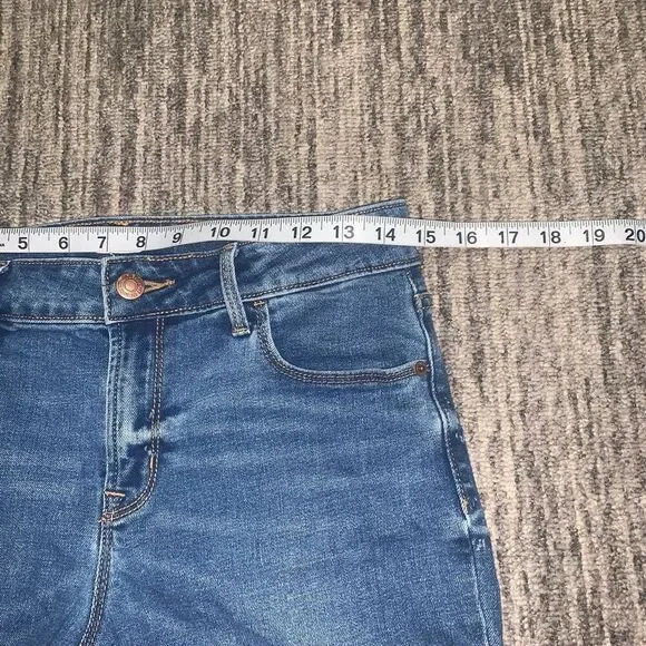 Old Navy Women's Size 4 Blue Denim Shorts‎ Jorts Bermuda Style Cuffed Hem Long - Picture 5 of 8